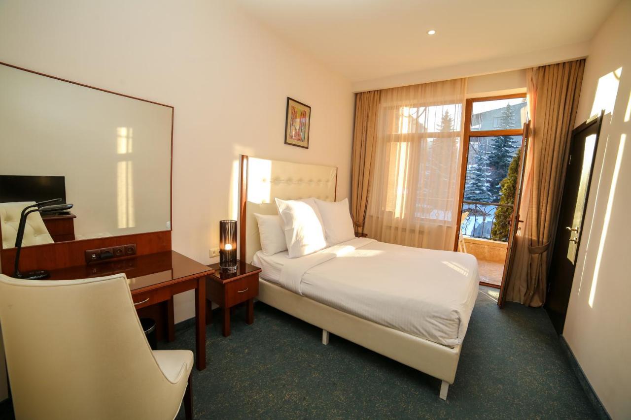 צ'אקאדזור Kecharis Hotel And Resort מראה חיצוני תמונה